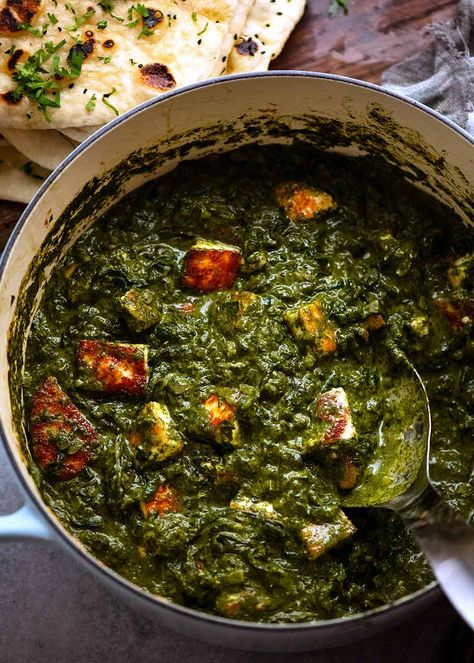 Pot of freshly made Palak Paneer, ready to be served Indian Palak Paneer, Healthy Palak Paneer, Tofu Palak Paneer, Vegetarian Recipes Spinach, Best Palak Paneer Recipe, Indian Green Curry, Spinach Indian Dish, Indian Spinach Curry, Sagg Paneer Recipe