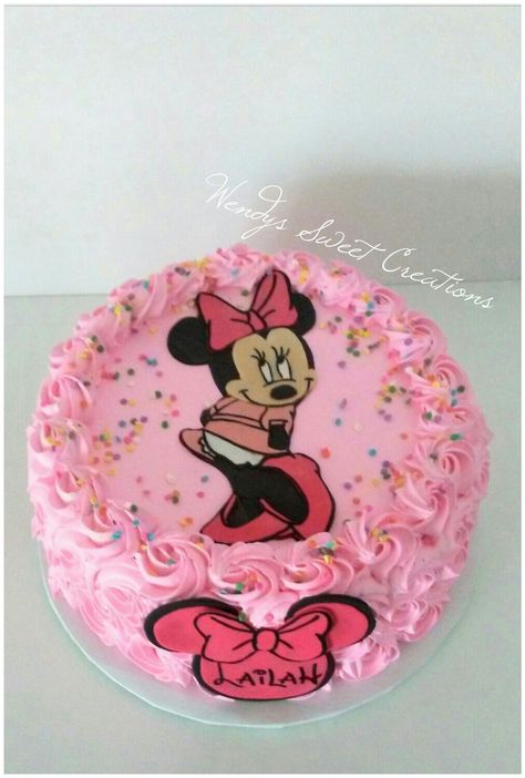 Minnie Mouse cake Easy Minnie Mouse Cake, Minnie Mouse Cake Topper, Minnie Mouse Birthday Outfit, Pastel Mini, Minnie Mouse Birthday Cakes, Candy Birthday, Candy Birthday Party, Mickey Mouse Birthday Party, Minnie Mouse Cake