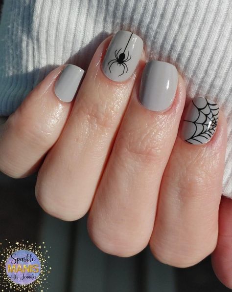 Natural Color Halloween Nails, Gel Nail Designs Short Nails Halloween, Cute Short Acrylic Nails Square Halloween, Simple Halloween Manicure, Grey Spider Web Nails, Halloween Nails Shellac Short, Cute Halloween Nails For Short Nails, Halloween Short Nail Designs Simple, Short Nail Art Halloween