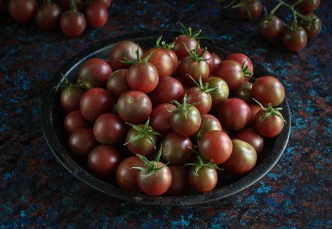 Tomatoes, tomatoes, tomatoes + black cherry tomato sauce Black Tomatoes Recipes, Black Cherry Tree, Black Cherry Tomato, Heirloom Garden, Cherry Tomato Plant, Fruit Bearing Trees, Cherry Tomato Sauce, Marinated Tomatoes, Cherry Sauce