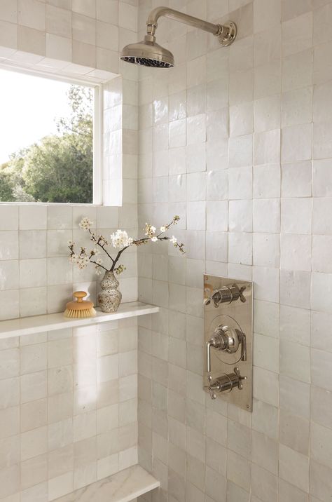 Orinda — Katie Monkhouse Interiors | Interior Design Studio | Marin County + San Francisco Bay Area Marble Shower Surround, Feminine Bathroom Design, Italian Inspired Bathroom, Southern Living Bathroom, Shower Tiles Design Ideas, Bathroom Tub Tile Ideas, Tub In Shower, Vintage Bathroom Design, English Cottage Bathroom