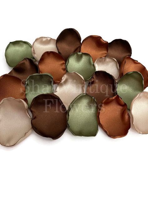 Copper, Bronze Brown, Champagne, Moss Flower Petals #weddingdecor #etsyshop #miniwedding #luxurywedding Chocolate Brown Wedding, Brown Wedding Themes, Barn Wedding Decor, Wedding Aisle Decor, Flower Girl Petals, Olive Wedding, Bronze Wedding, Country Barn Weddings, Barn Wedding Decorations