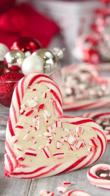 Candy Cane Hearts, Candy Cane Heart, Heart Shaped Candy, Christmas Foods, Xmas Cookies, Fun Foods, Edible Gifts, Chocolate Hearts, Cute Candy