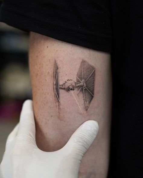 Star Wars Realism Tattoo, Star Wars Tattoo Aesthetic, Tattooine Star Wars Tattoo, Star Destroyer Tattoo, Convention Tattoo, Star Wars Patch, Dbz Tattoo, Korean Tattoo Artist, Amsterdam Tattoo