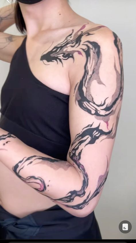 Dragon Tattoo Shoulder, Dragon Tattoo Arm, Tato Naga, Rose Shoulder Tattoo, Wrap Tattoo, Free Hand Tattoo, Dragon Sleeve Tattoos, Dragon Tattoo For Women, Bad Tattoos