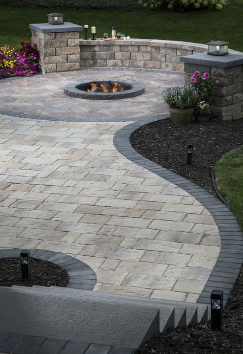 Patio Paver Patterns & Design: Trends in Paver Laying Patterns Paver Patterns Design, Patio Patterns, Paver Patterns, Garden Pavers, Pavers Backyard, Paver Designs, Patio Pavers Design, Brick Patio, Patio Deck Designs