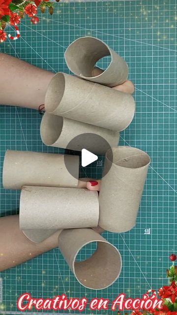 15K likes, 53 comments - gissell_aguilar_ em August 8, 2024: "IDEA Increible con ROLLOS de PAPEL Higiénico|🧻 para Navidad 2024 #navidad #reciclaje #artesanato #creativosenaccion #manualidades". Ideas Con Carton Manualidades, Adornos Navidad Diy, Ideas Para Navidad Manualidades Faciles, Ideas Con Carton, Toilet Paper Tube Crafts, Ideas Para Halloween, Paper Towel Roll Art, Božićne Dekoracije, Ideas Para Navidad