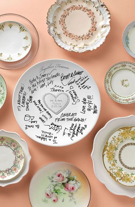 Skip the traditional guestbook and have attendees sign porcelain plates. Creative Wedding Guest Book Ideas, Creative Wedding Guest Book, Unique Wedding Guest Book Ideas, Sugar Free Cupcakes, Creative Wedding Guest Books, Cruise Ship Wedding, Unique Wedding Guest Book, Event Planning Guide, Wedding Guest Book Ideas