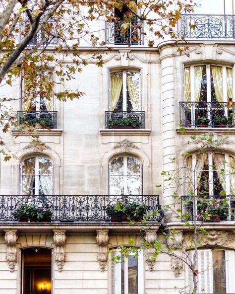 TheFullerView Georgiana Design, Case In Pietra, Parisian Architecture, English Manor Houses, Paris Architecture, Trendy Apartment, French Style Homes, Parisian Life, English Manor