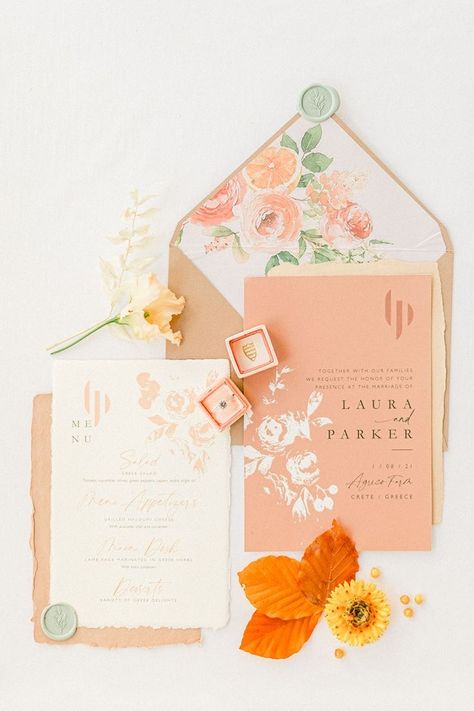 Peach Fuzz - Pantone 2024 no casamento 12 Colorful Wedding Invitations, Bright Wedding, Rose Orange, Orange Wedding, Peach Wedding, Wedding Mood Board, Chapel Wedding, Wedding Mood, Custom Wedding Invitations