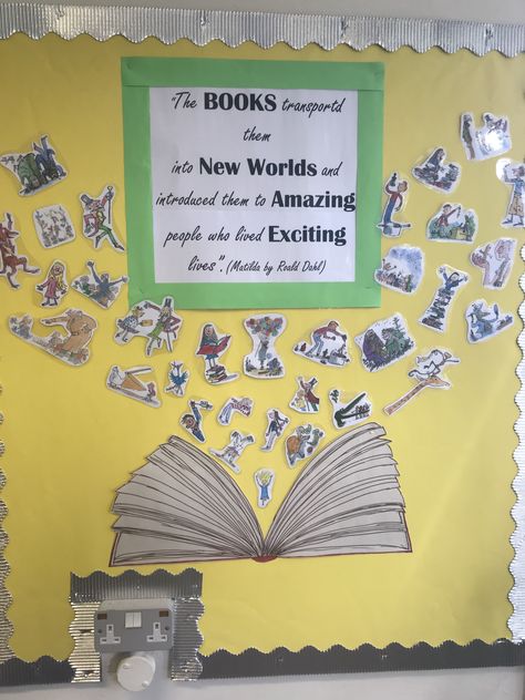 Roald Dahl Classroom Display, Roald Dahl Decorations, Year 6 Reading Corner, Library Displays School, Reading Corner Display, Book Corner Classroom, Classroom Displays Ks2, Library Corner, Reading Corner Classroom