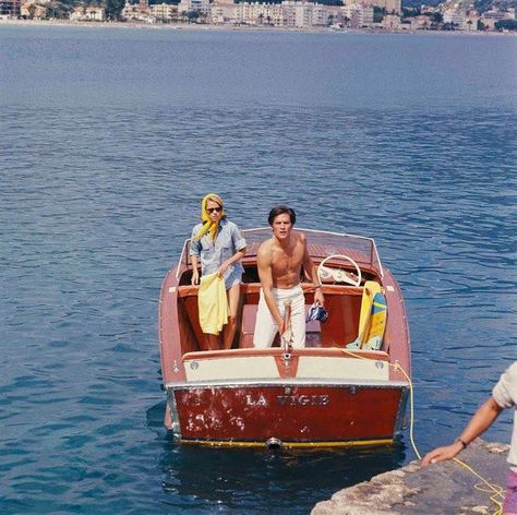 Jane Fonda & Alain Delon on the French Riviera.🇫🇷 Sailing Style, San Tropez, Septième Art, Alain Delon, On A Boat, Jane Fonda, Europe Summer, Foto Vintage, Italian Summer