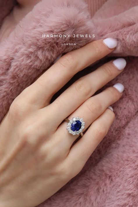 Oval Engagement Ring Sapphire, Saphire Jewelry, Temple Jewellery Earrings, Ruby Wedding Rings, Expensive Stones, Oval Sapphire Ring, Blue Sapphire Engagement Ring, Diamond Sapphire Engagement Ring, Cute Engagement Rings