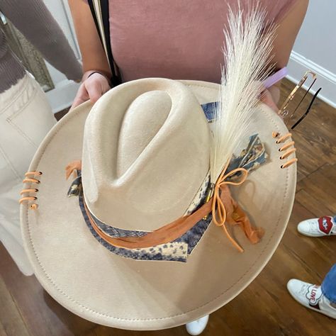 Size: 58cm Color: Cream Brand: The Pink Valise Boutique Condition: Never Worn Material: Leather Cowboy Hat Design, Custom Cowboy Hats, Painted Hats, Hat Design, Hat Ideas, Western Hats, Cowgirl Hats, Boutique Accessories, Cowgirl Style