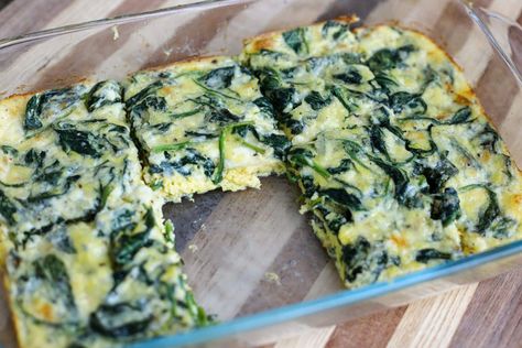 Cheesy Spinach Baked Eggs - Healthyish Foods Egg Bake With Hashbrowns, Scrambled Egg Bake, Scrambled Eggs With Spinach, Spinach Breakfast, Cottage Cheese Eggs, Spinach Bake, Cheesy Spinach, Egg Bake, Spinach Egg