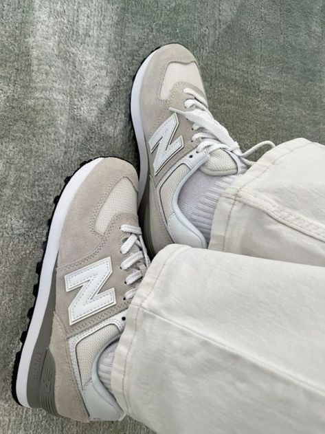 Back to School Shoe Inspo! New Balence 574 sizes 5- 12 Here is the link 👇 https://amzn.to/3LWmZJT Sepatu Nb, Back To School Sneakers, Nb 574, Nb Sneakers, Balance Outfit, Nb Shoes, School Sneakers, School Shoe, New Balance Outfit