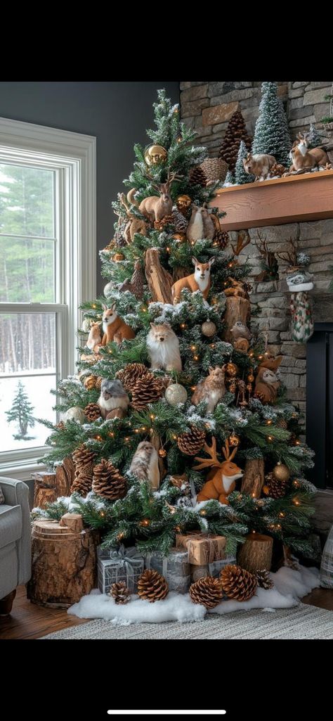 Christmas Woodland Scene, Winter Forest Christmas Tree, Woodland Creatures Christmas Tree, Woodland Christmas Trees, Christmas Woodland Theme, Rustic Woodland Christmas Tree, Christmas Trees 2024 Trends, Woodland Christmas Tree Ideas, Woodsy Christmas Tree