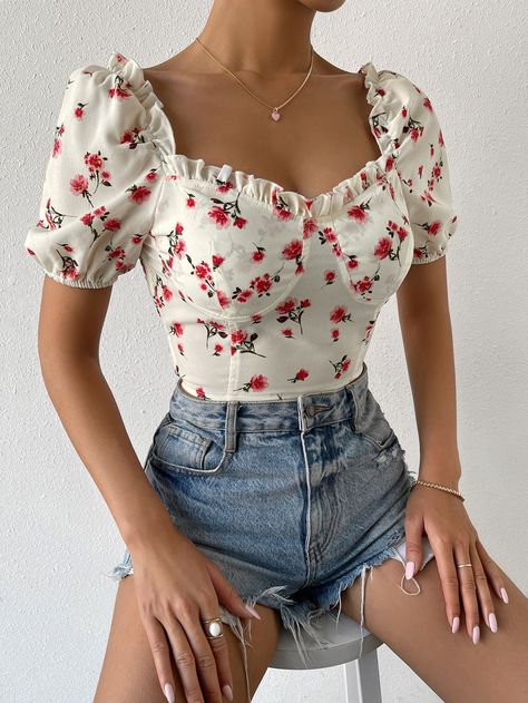 Floral Tops For Women Blouses, Shein Floral Top, Floral Tops Aesthetic, Floral Tops Outfit, Cute Top Designs, Korean Tops Design, Sweetheart Top Outfit, Fancy Tops For Women Style, Latest Crop Top Designs For Lehenga