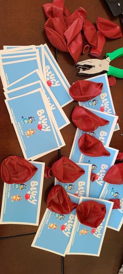 Bluey birthday games Bluey Birthday Party Gift Bags, Bluey Dessert Table Setup, Bluey Valentines Ideas, Diy Bluey Cutouts, Bingo From Bluey Birthday Party Theme, First Birthday Bluey Theme, Bluey Birthday Goodie Bags, Bluey Party Favor Ideas, Keepy Uppy Printable Bluey