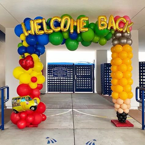 Creative Balloons by Cathy - Balloon Artist, balloon twisting ent Camarillo California, Balloon Display, Back To School Party, Preschool Graduation, Balloon Sculptures, Kindergarten Graduation, Custom Balloons, Thousand Oaks, Balloon Columns