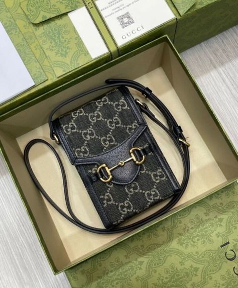 Replica Gucci Horsebit 1955 Mini Bag 625615 Black Check more at https://buy-replica.ru/product/replica-gucci-horsebit-1955-mini-bag-625615-black/ Gucci Horsebit Mini, Gucci Horsebit 1955 Mini Bag, Gucci Horsebit, Mini Bag, Louis Vuitton Monogram, Louis Vuitton, Monogram, Gucci, Wallet