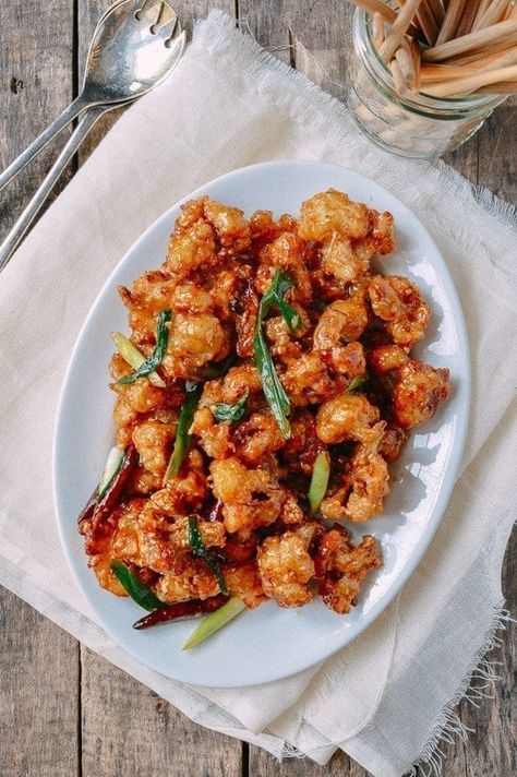 General Tso's Cauliflower Asian Cauliflower, General Tso Cauliflower, General Tso's Cauliflower, General Tso, Cauliflower Recipe, American Dishes, Cooking Classy, Diet Vegetarian, Chicken Wraps