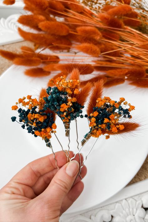 Dried flower hair pins for Rust and Navy Blue wedding theme. Rust Navy And Sage Wedding, Burnt Orange Light Blue Wedding, Navy Blue And Burnt Orange Wedding Theme, Burnt Orange And Navy Blue Wedding Theme, Navy And Rust Wedding Decor, Navy Blue And Rust Wedding, Rust And Navy Blue Wedding, Navy And Rust Wedding, Burnt Orange And Navy Blue Wedding