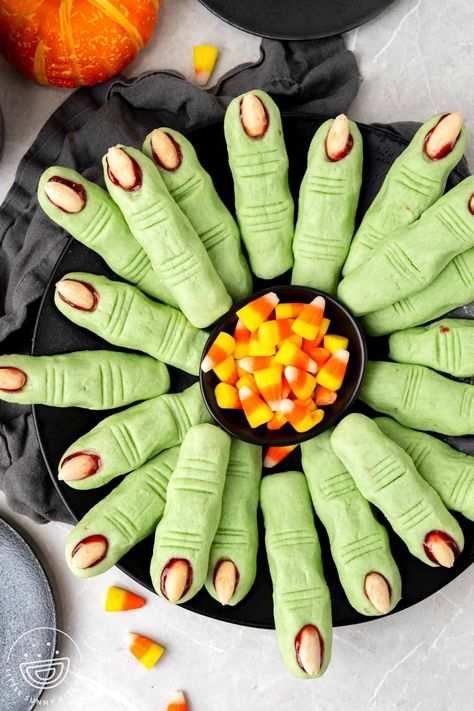 Spooky Halloween Witch Finger Cookies are the most delicious Halloween party treat, with raspberry blood and almond fingernails. Halloween Finger Cookies Recipe, Almond Finger Cookies, Witches Fingers Cookies, Witch Themed Desserts, Ghost Cookies Halloween, Halloween Finger Cookies, Gross Halloween Foods, Easy Halloween Cookies Recipes, Scary Halloween Food