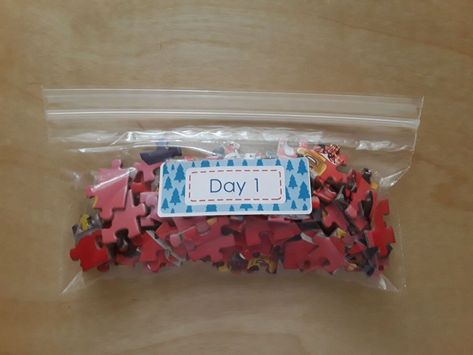 Puzzle Advent Calendar, Diy Jigsaw Puzzle, Countdown Ideas, Diy Puzzles, Free Puzzles, Advent Calenders, Diy Advent Calendar, Christmas Labels, Festival Diy