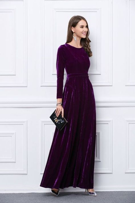 Dress in a purple velvet evening dress to look truly gorgeous. For footwear go down the casual route with metallic leather pumps.   Shop this look on Lookastic: https://lookastic.com/women/looks/evening-dress-pumps-clutch/23138   — Silver Earrings  — Purple Velvet Evening Dress  — Gold Bracelet  — Black Embellished Clutch  — Silver Leather Pumps Dresses Long Elegant, Velvet Evening Dress, Velvet Dress Long, Gaun Fashion, Velvet Clothes, Construction Birthday, Stylish Party, Kitenge, Velvet Fashion