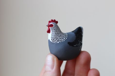 Polymer Clay Birds, Chicken Ceramic, Ceramic Chicken, Chicken Crafts, Pottery Animals, Cerámica Ideas, Clay Crafts Air Dry, Polymer Clay Sculptures, Chicken Art