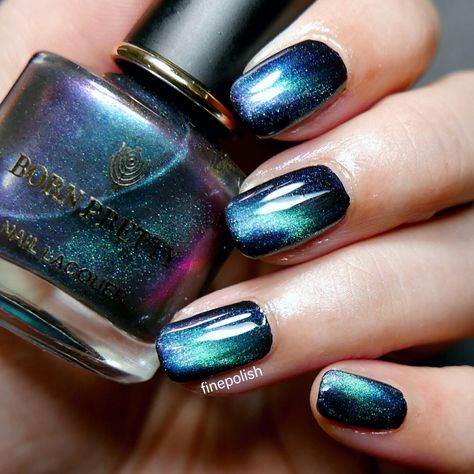 Aurora Borealis Nails, Northern Lights Nails, Magnetic Polish, Magnetic Nail Polish, Aurora Nails, Nails Inspired, Light Nails, Eye Nails, Magnetic Nails