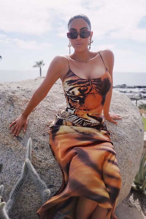 Kim Kardashian Wore a Vintage Roberto Cavalli Tiger Dress Kim Kardashian Vacation Outfits, Kim Kardashian Maxi Dress, Noosa Outfits, Kim Kardashian Dress, Vintage Roberto Cavalli, Estilo Kim Kardashian, Tiger Dress, Kardashian Dresses, Tiger Print Dress