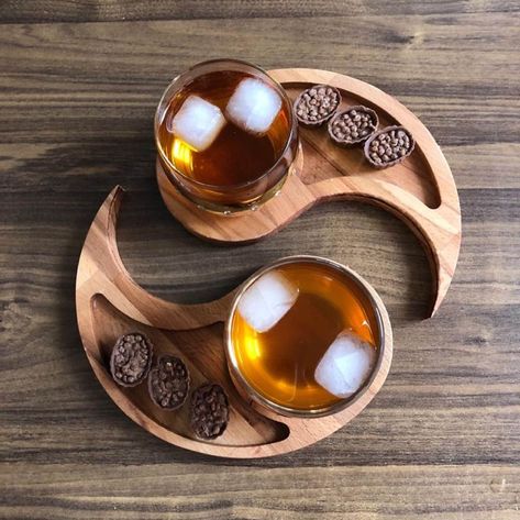 Nut Platter, Cafe Design Inspiration, Wood Platter, Wooden Serving Boards, Wooden Dishes, Wooden Plate, Wood Plate, Diy Wooden Projects, Wood Shop Projects