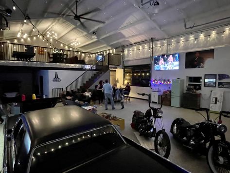 Garage Hangout And Workshop, Garage Loft Gym, Shop With Hangout Area, Barndominium Garage Apartment, Big Garage House, Garage With Living Quarters Upstairs, Dream Garage Man Cave, Big Garage Ideas, Barndominium Garage Ideas