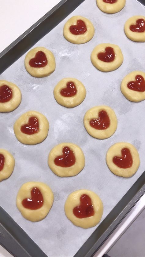 Explore page Pinterest viral heart jam cookies aesthetic inspo cookies heart coquette Heart Jam Cookies, Heart Cookies Recipe, Pinterest Cookies, Cookies Aesthetic, Jam Thumbprint Cookies, Quick Dessert Recipes, Jam Cookies, Eat Cookies, Cute Baking