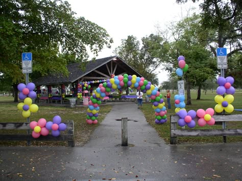 Pavilion Balloon Decorations, Park Pavilion Decorations, Park Pavilion Decorations Birthday, Pavilion Decorations, Park Parties, Playground Party, Flower Balloons, Birthday Party At Park, Balloons Galore