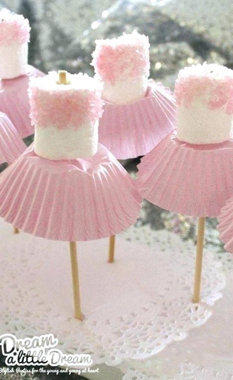 Torturi Baby Shower, Vom Avea Un Copil, Baby Shower Girl Diy, Gateau Baby Shower, Idee Babyshower, Trendy Baby Shower Ideas, Girl Baby Shower Decorations, Shower Food, Baby Shower Princess