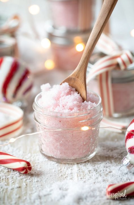 How to Make Peppermint Sugar Scrub #handmade #peppermint #sugarscrub #giftidea #bathandbody #diy #scrub #selfcare Diy Peppermint Sugar Scrub, Christmas Sugar Scrubs, Sugar Scrub Diy Peppermint, Peppermint Scrub, Peppermint Sugar Scrub, Peppermint Recipes, Peppermint Sugar Scrubs, Peppermint Sugar, Christmas Crafts For Adults