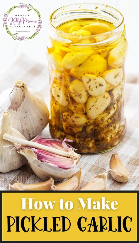 Garlic Confit, Home Canning Recipes, Canning Vegetables, Pickled Garlic, Pickled Veggies, Pickled Vegetables, Garlic Recipes, Dinner Sides, Pickling Recipes