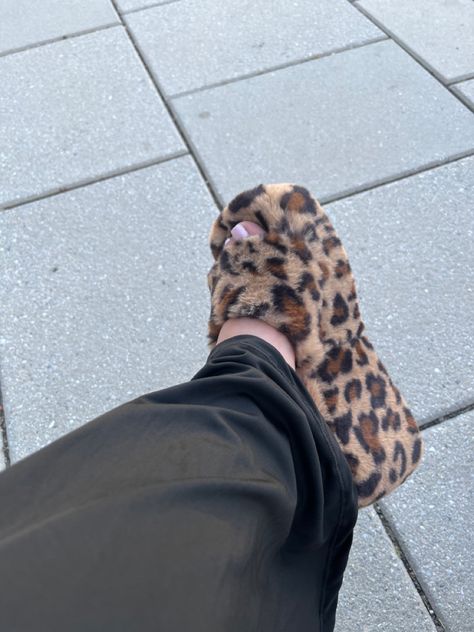 Leopard print fuzzy platform shoes by Steve Madden Fuzzy Platforms, Fuzzy Sandals, Fuzzy Top, Leopard Print Wedges, Steve Madden Platform, Pretty Shoes Sneakers, Shoe Print, Fabulous Fashion, Pretty Shoes