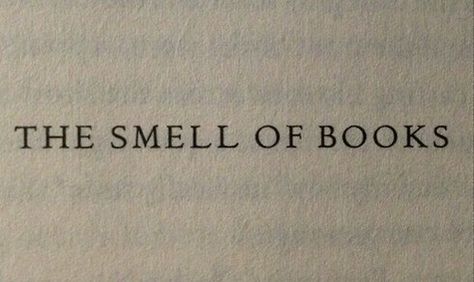 The Smell Of Books, Smell Of Books, Stile Harry Potter, Ravenclaw Aesthetic, Fina Ord, Aleister Crowley, Personal Aesthetic, Dark Academia Aesthetic, Girl Reading