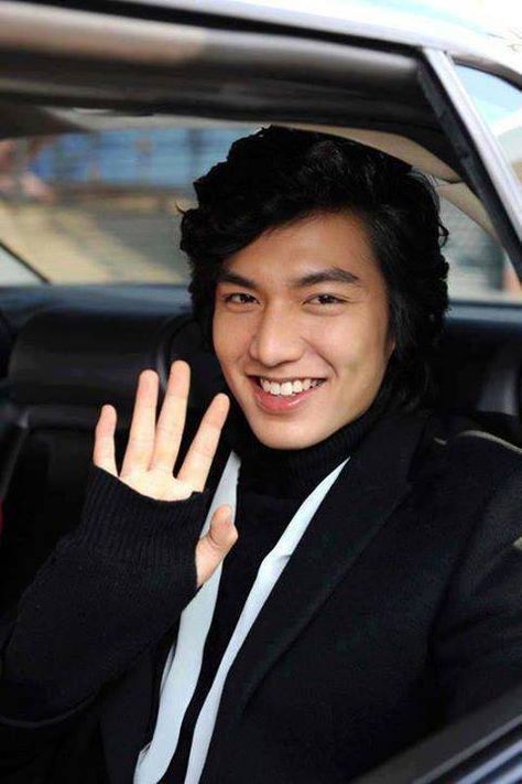 Lee Min Ho Fans Group | Hello beloved fan's | Facebook Lee Min Ho Boys Over Flowers, Most Handsome Korean Actors, Lee Min Jung, Boys Before Flowers, Lee Min Ho Photos, Kim Bum, Jung So Min, Park Shin Hye, Kim Hyun