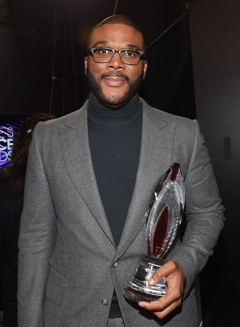 Tyler Perry—Height: 6 feet 5 inches -- The Tallest Actors In Hollywood - Thedelite Sabrina Carpenter Height, Madea Movies, Tall Actors, Get His Attention, Tim Robbins, Tyler Perry, Long Relationship, Hollywood Icons, Wreaths Diy