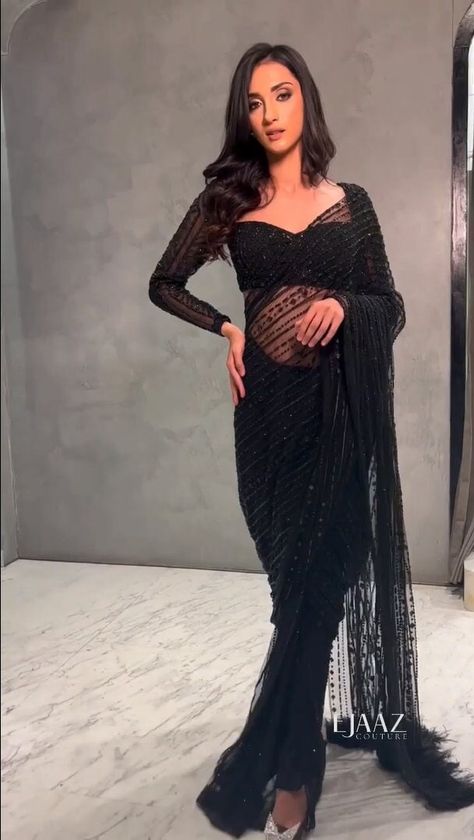 Black Net Saree, Black Saree Blouse, Wedding Wear Saree, Saree With Belt, Saree Party Wear, Saree Wearing Styles, Saree Wearing, Sequence Embroidery, Lace Saree