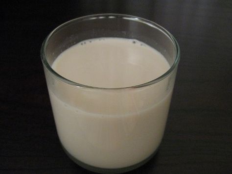 Make your own almond milk Diy Almond Milk, Almond Milk Recipes Homemade, Homemade Nut Milk, Make Almond Milk, Almond Milk Recipes, Vanilla Recipes, Raw Recipes, Homemade Almond Milk, Cinnamon Milk