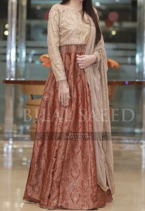 Frock Gown Design, Mehndi Dresses Pakistani For Sisters, Barat Dresses Pakistani For Sisters, Barat Dresses Pakistani, Wedding Guest Outfit Indian, Barat Dresses, Outfit Indian, Pakistani Women Dresses, Asian Bridal Dresses