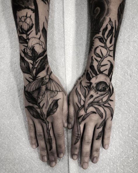 Upper Arm Blackwork Tattoo, Dark Botanical Tattoo Sleeve, Blackwork Wrist Tattoo, Creepy Botanical Tattoo, Grunge Floral Tattoo, Gothic Patch Work Tattoo, Thorns And Leaves Tattoo, Neo Traditional Hand Tattoos For Women, Goth Botanical Tattoo