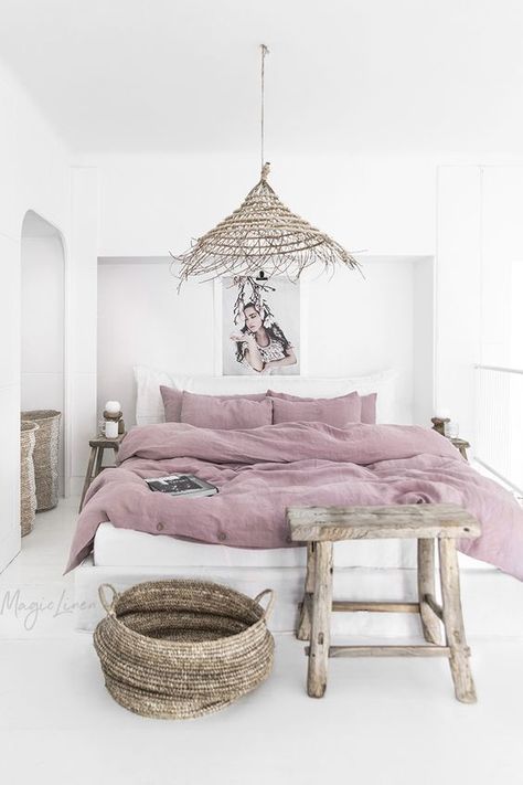 Daydreaming sur Tumblr Dusty Pink Bedding, Pure Linen Bedding, Bedding Linen, Grey Linen Bedding, Bed Linen Design, Linen Sheet Sets, Perfect Bedroom, Bed Linens Luxury, Pink Bedding