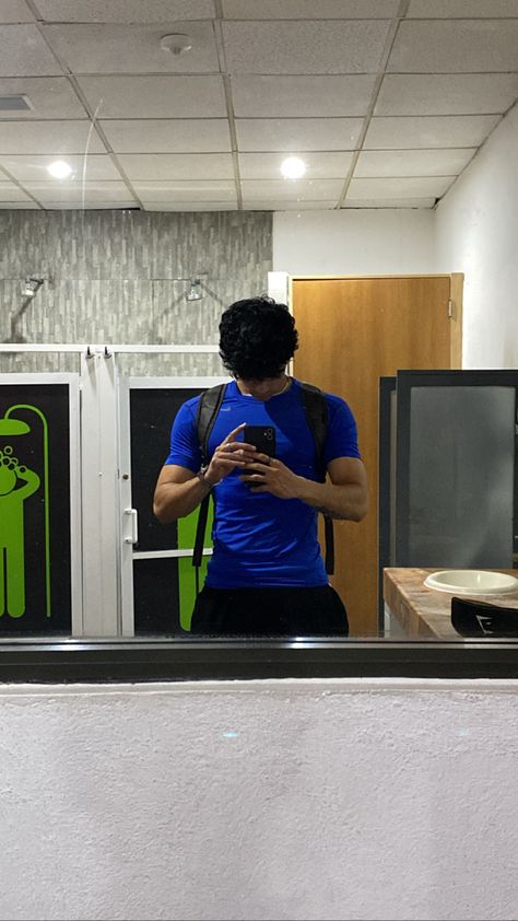 Gym Instagram Story, Boy Mirror Selfie, Mirror Selfie Men, Boy Mirror, Gym Mirror Selfie, Workouts Hiit, Bad Boy Quotes, Fallen Star, Fake Insta